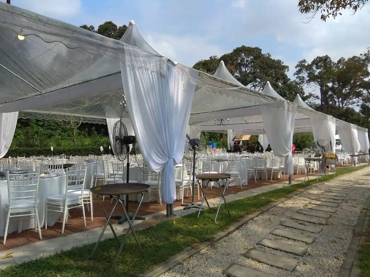 THE MAIN YARD 2