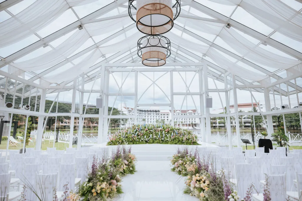 Boathouse By The Lake 6