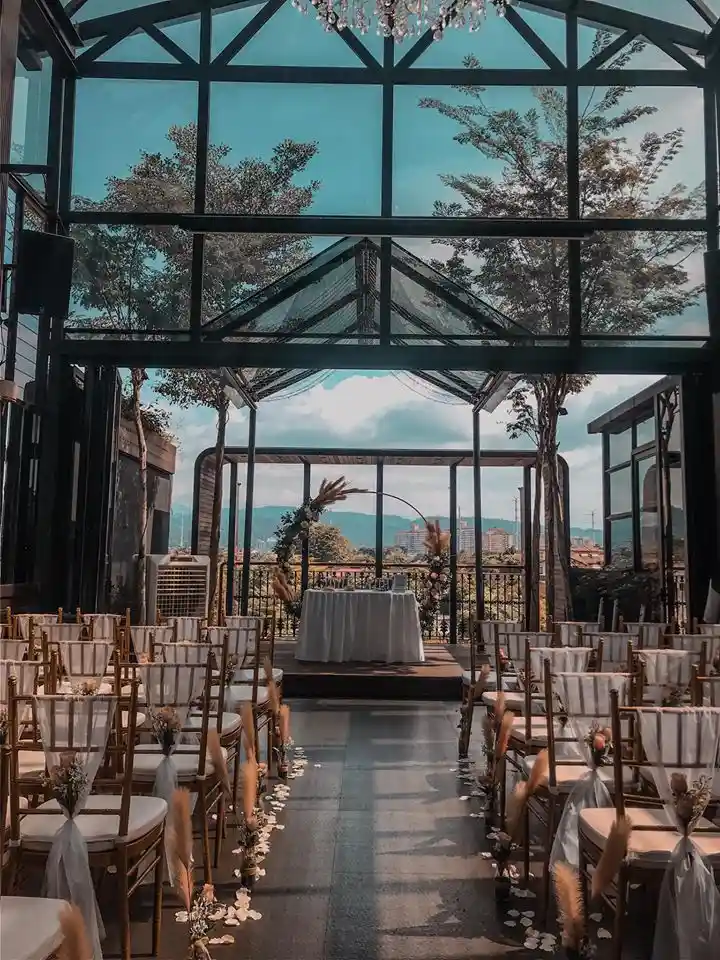Chandelier Glasshouse 3