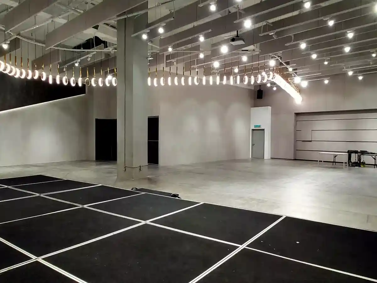The Grey Box (GMBB) 5